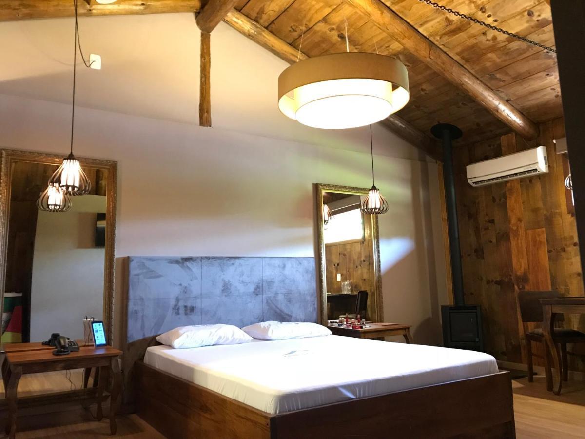 Casa De Pedra Motel Carázinho
